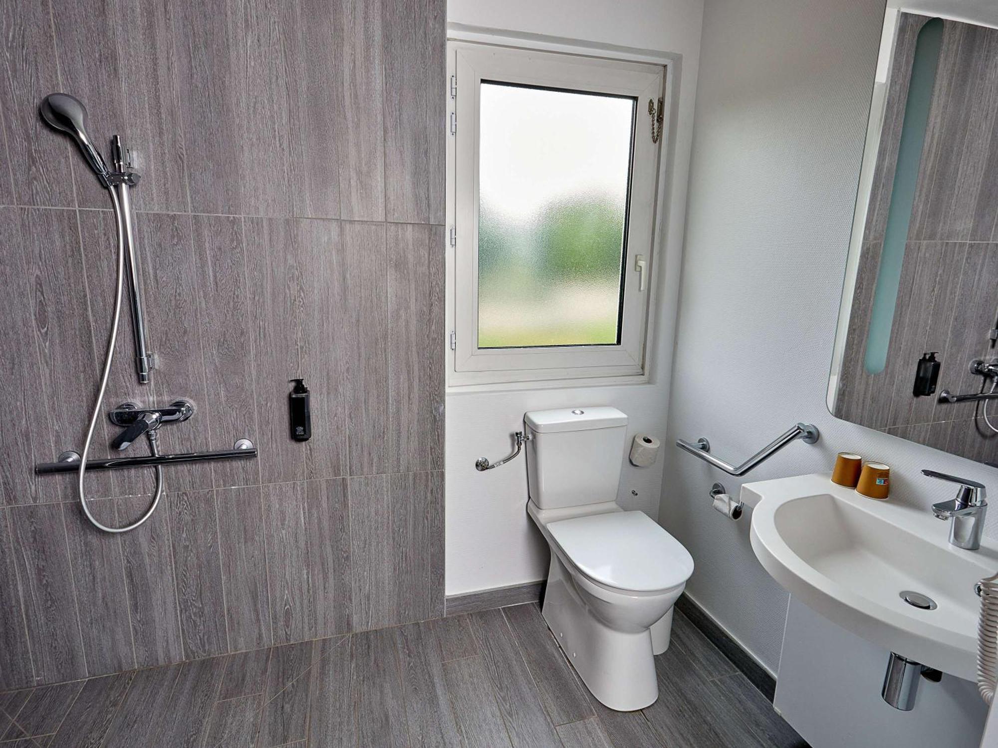Hotel Ibis Auxerre Sud Venoy Esterno foto