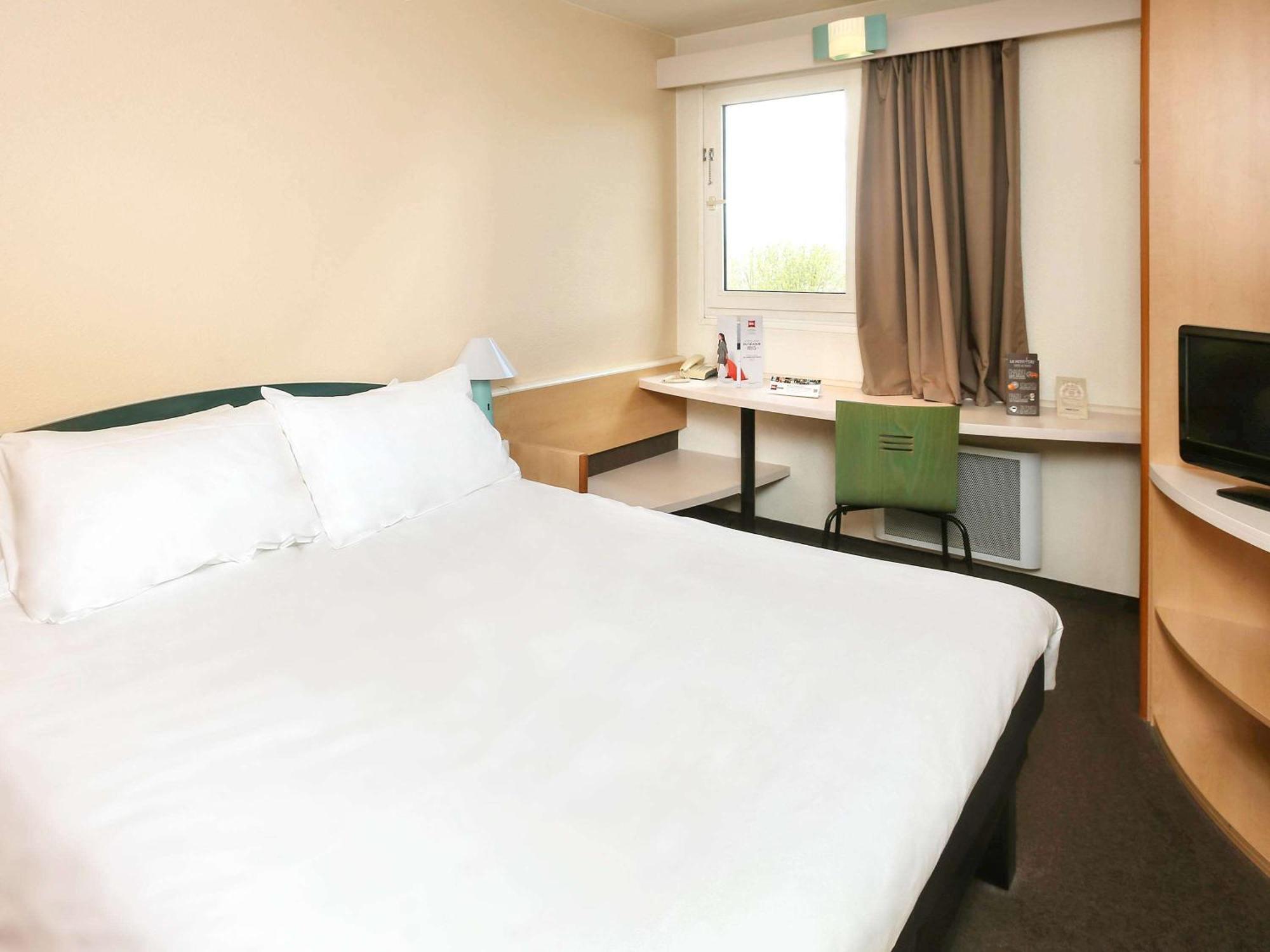 Hotel Ibis Auxerre Sud Venoy Esterno foto