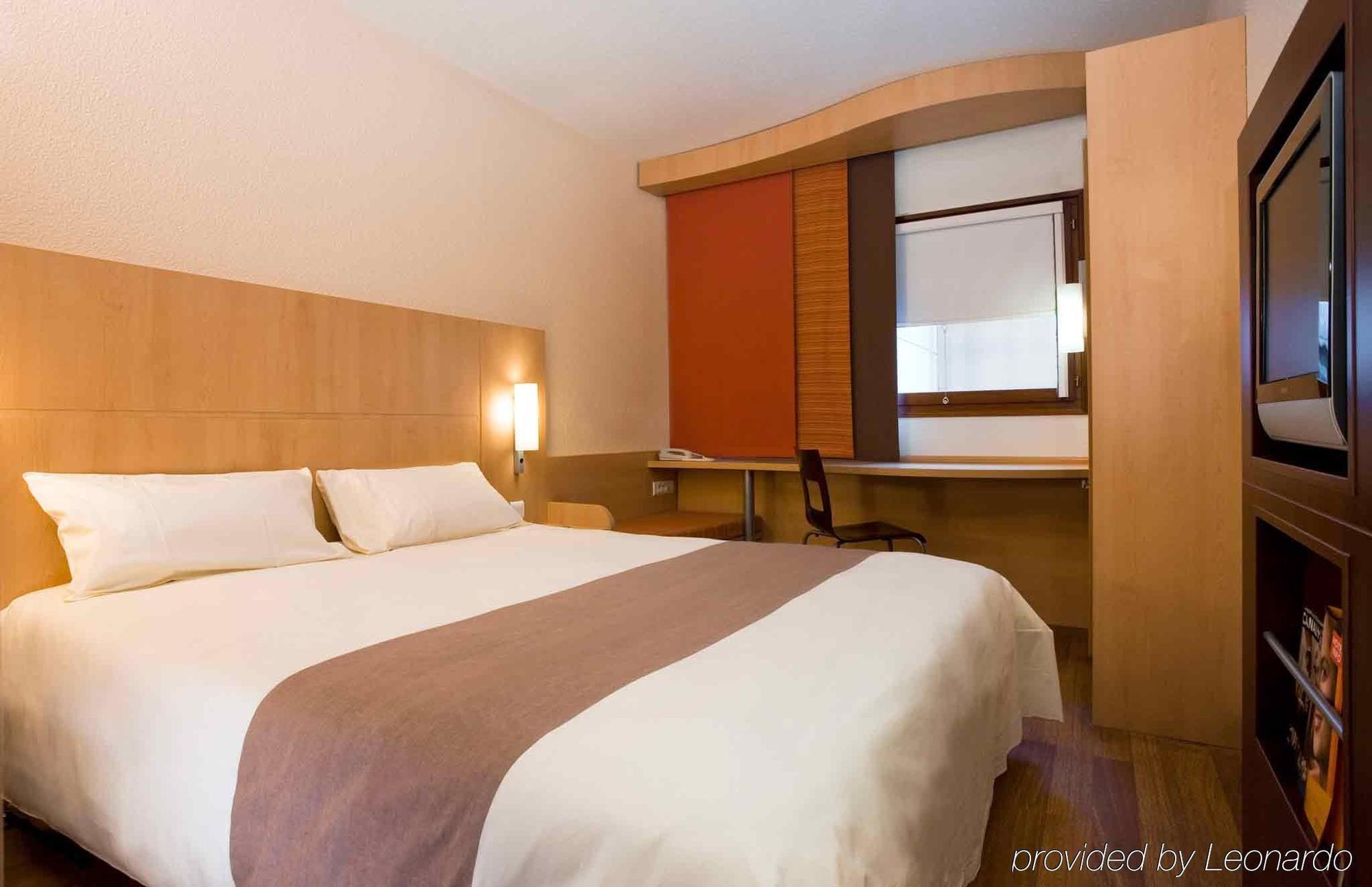 Hotel Ibis Auxerre Sud Venoy Esterno foto
